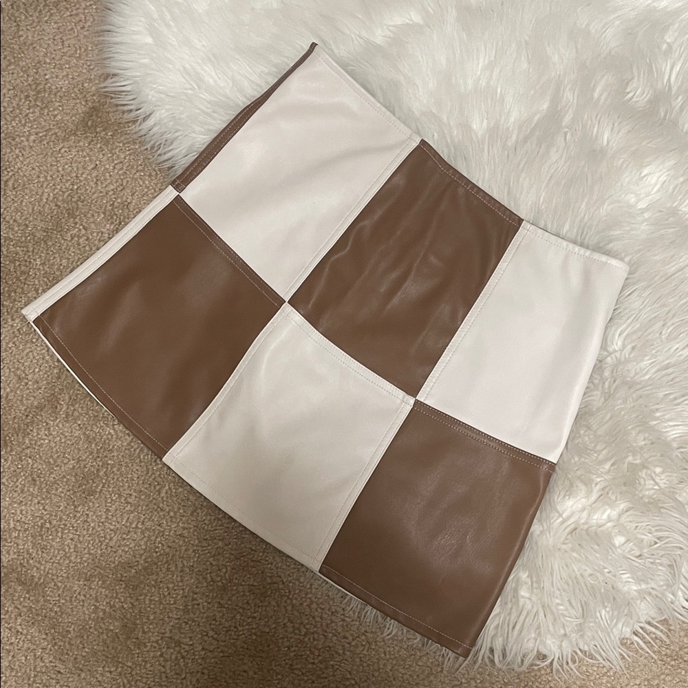 Stylish White and Tan Mini Skirt